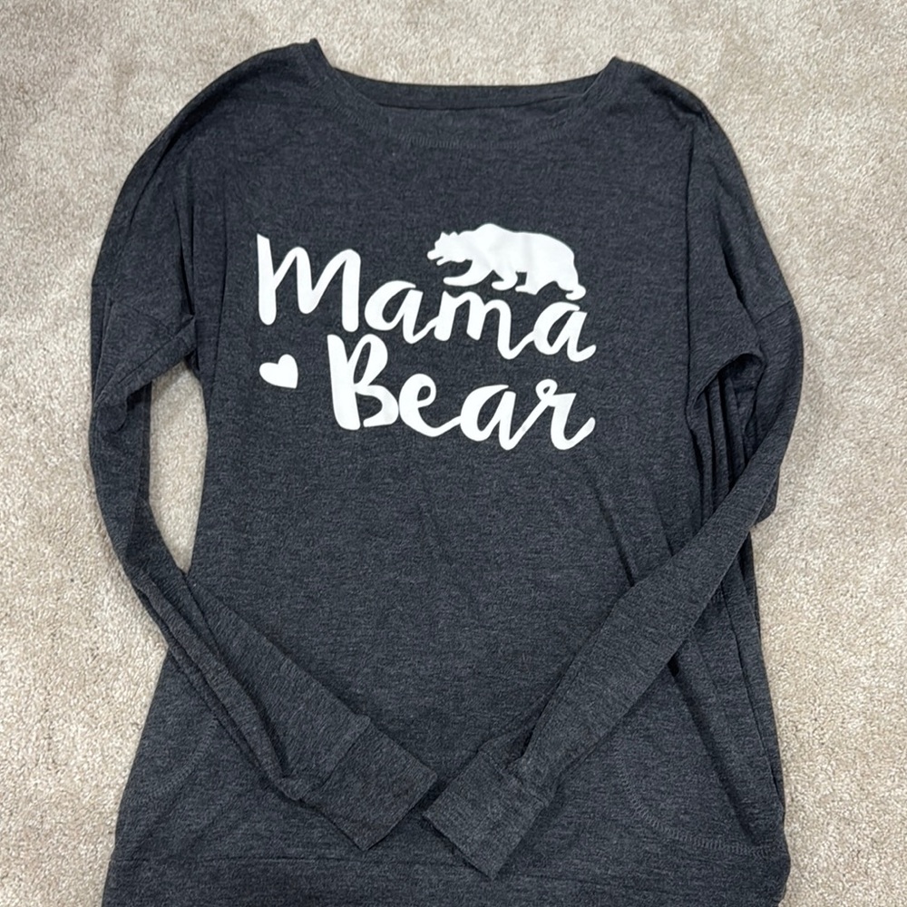 Mama Bear Graphic Long Sleeve Shirt